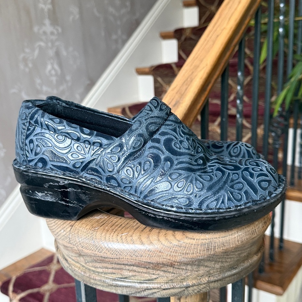B.O.C. Ladies PEGGY clogged excellent condition navy blue size 9. - Picture 10 of 10